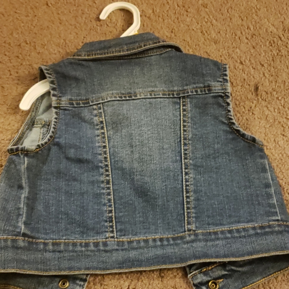 Clothes - Picture 2 of 4